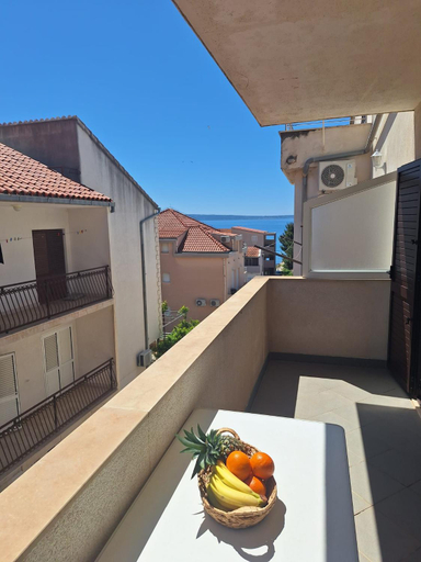 Food & Drinks 5, Apartments Dalmacija, Podstrana
