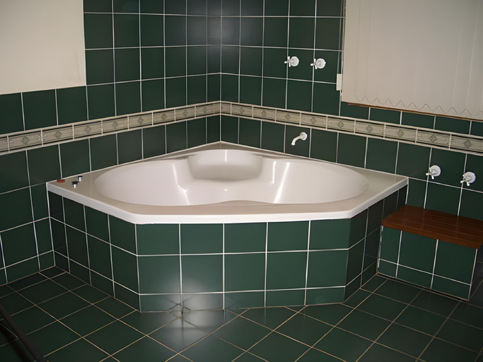 Bathroom, Madison's Mountain Retreat, Hawkesbury