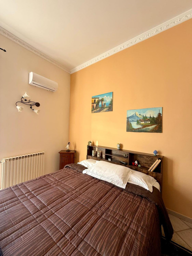 Bedroom 2, B&B L' Aquila dell' Etna, Catania