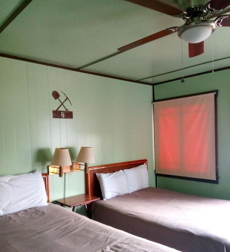 Bedroom 2, Panamint Springs Motel & Tents, Inyo