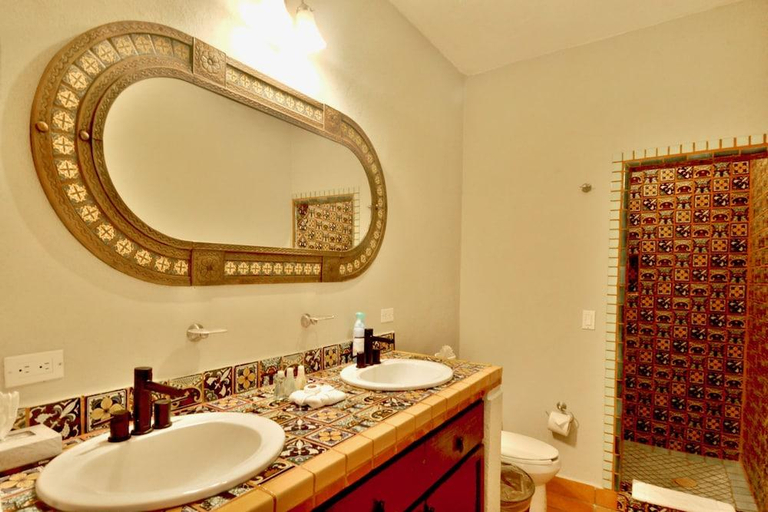 Bathroom 3, CERRITOS SURF COLONY, La Paz