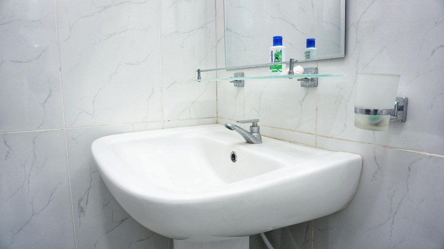 Bathroom 3, Sandra Resort, Dambulla