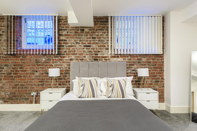 Bedroom 2, Guestz The Old Embassy Apartments, Kingston upon Hull