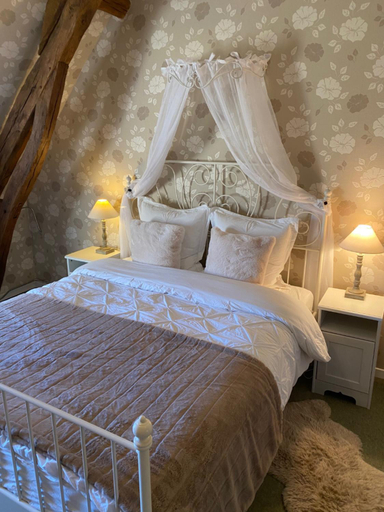 Bedroom 3, Domaine la Cabane, Lot