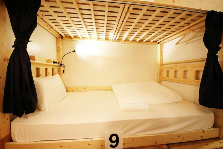 Bedroom 2, coins hostel tenjin, Fukuoka