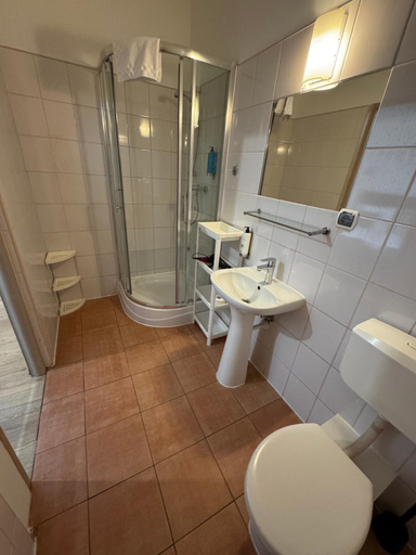 Bathroom 2, Apartments Iris-Topolowa, Kraków City
