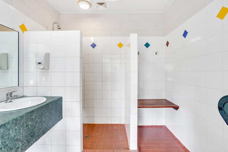 Bathroom 4, COOKTOWN HOLIDAY PARK, Cook