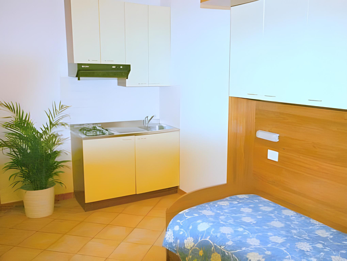 Others 4, Residence Algarve, Rimini