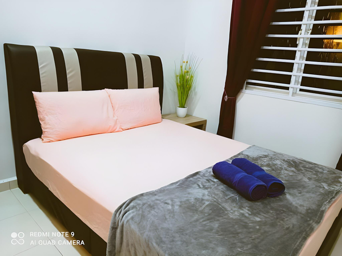 Bedroom 2, D'ZAHRA HOME - with 30ft Private pool, Alor Gajah