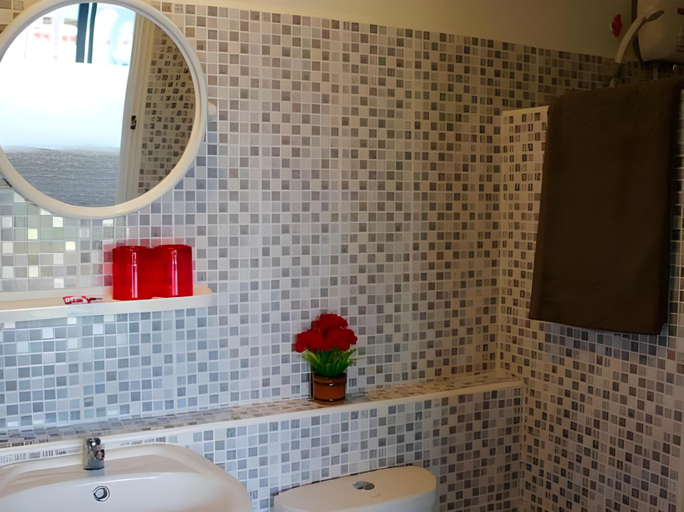 Bathroom 4, The Beach Cha Am Guest House, Cha-Am