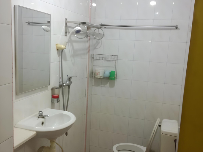 Bathroom 5, Sangrila Hotel, Karimun