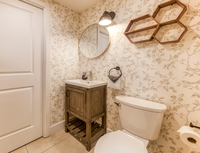 Bathroom 3, North House - Elegant 1 Bedroom Suite, Communauté-Urbaine-de-Québec