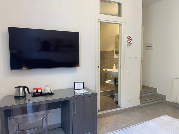 Others 5, 54 ROSSELLI ROOMS, La Spezia