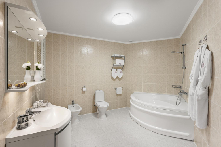 Bathroom 4, Mozart Hotel, Odes'ka