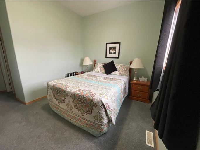Bedroom 4, Newcastle Country Inn, Division No. 5