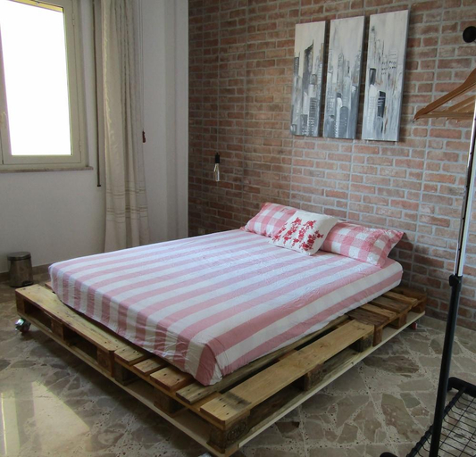 Others 5, Tilde B&B, Palermo