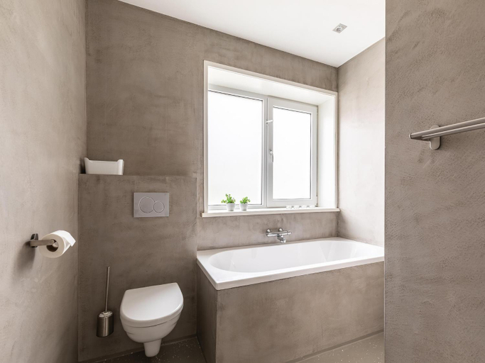 Bathroom 4, Group Apartment on Ameland by De Vleijen, Ameland