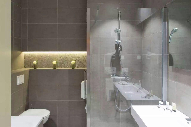 Bathroom 4, The Plaza Hotel Antwerp, Antwerpen