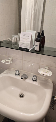 Bathroom 3, Hosteria Las Walkirias, Lacar