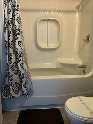 Bathroom, Motel Earlton, Timiskaming