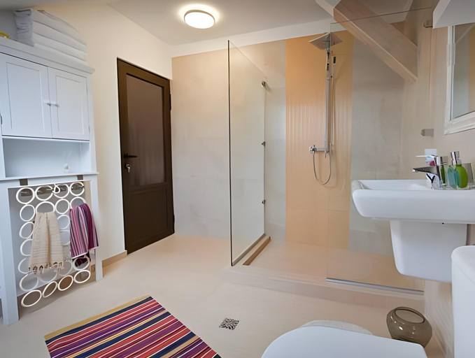Bathroom 2, Cluj Napoca Apartments, Cluj-napoca
