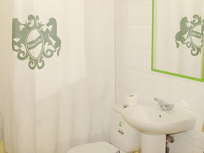 Bathroom 4, Hostal Loyola, Madrid