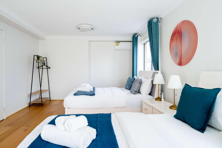 3, Spacious 4B House in PointCook, Melbourne