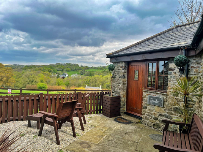 Others 2, Mary Tavy Inn, Devon