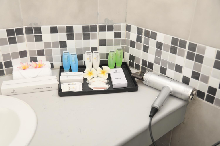 Bathroom 5, Elephant Reach, Thissamaharama