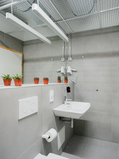 Bathroom 3, Flattering Suites, Berlin