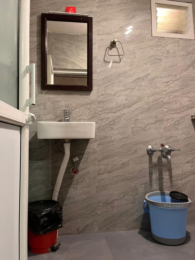 Bathroom 3, Brickhouse Villa, Dindigul