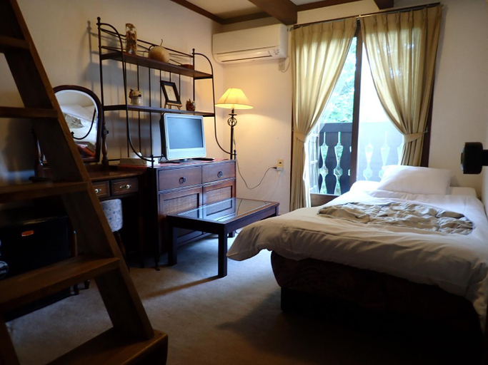 Bedroom 4, Pension Belnina, Hakuba