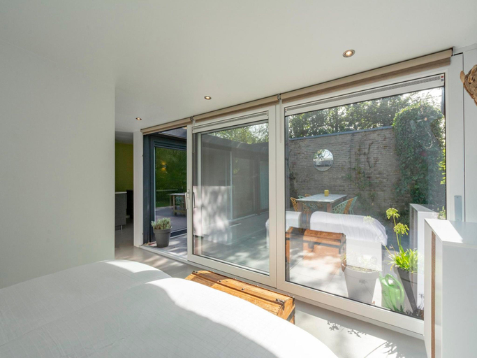 Bedroom 2, Bungalow in Sint Maartenszee with Garden Views, Zijpe