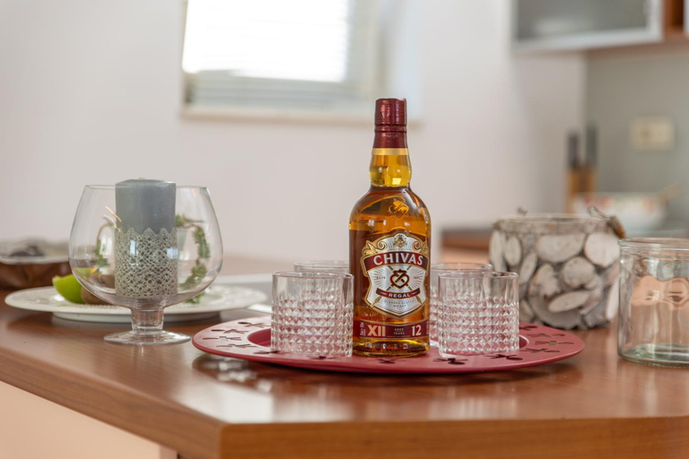 Food & Drinks 5, Vila Lux 1, Rijeka