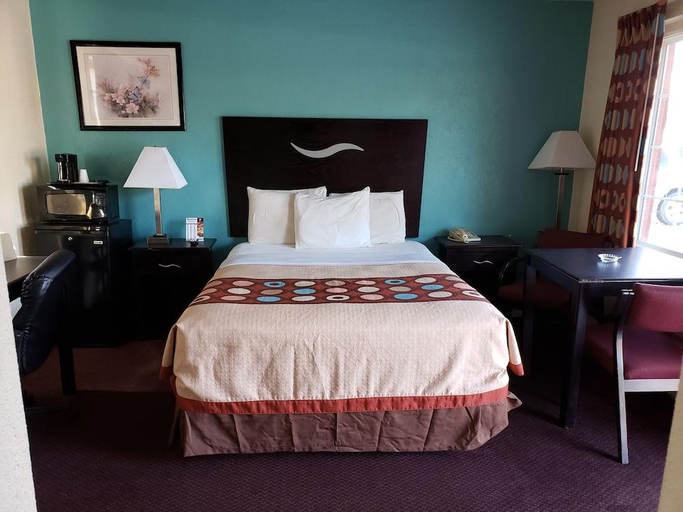 Bedroom 3, American Inn Sedalia, Pettis