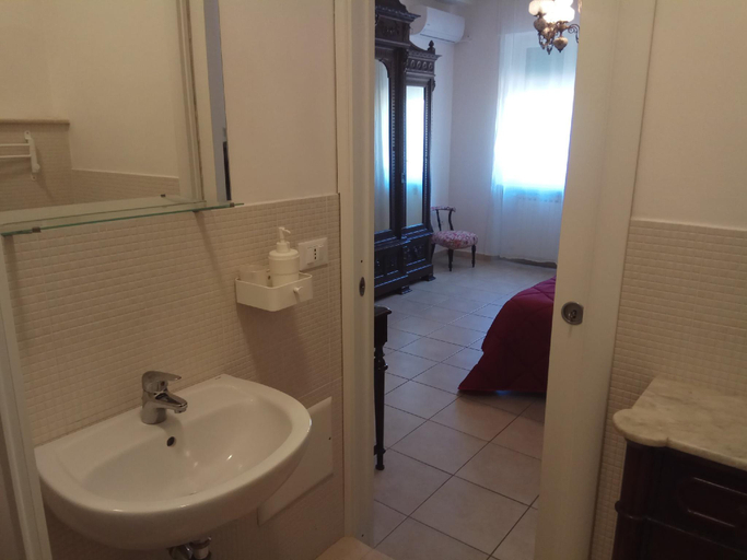 Bathroom 3, EMMEVVI, Vibo Valentia