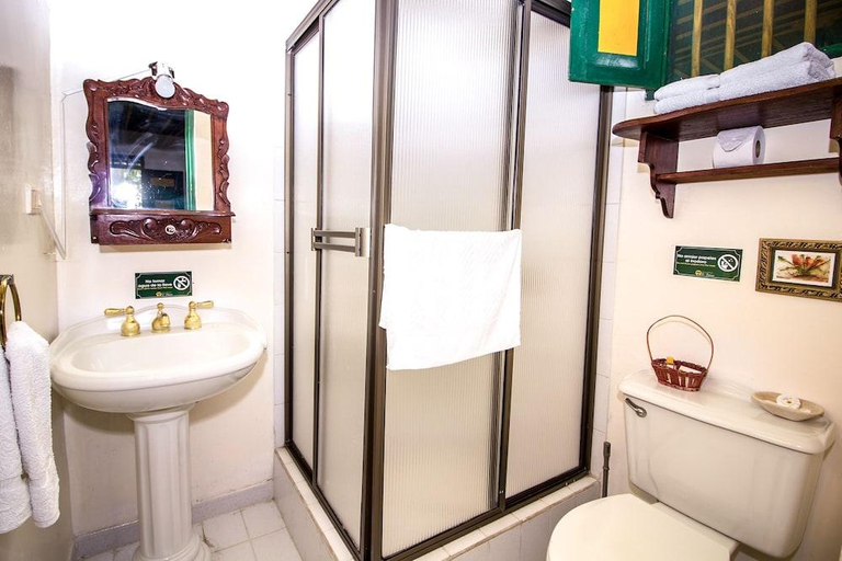 Bathroom 3, Finca Hotel El Palmar, Montenegro