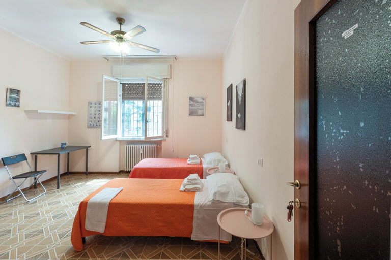 Bedroom 3, FARE BnB Room Via Monte 14, Reggio Nell'Emilia
