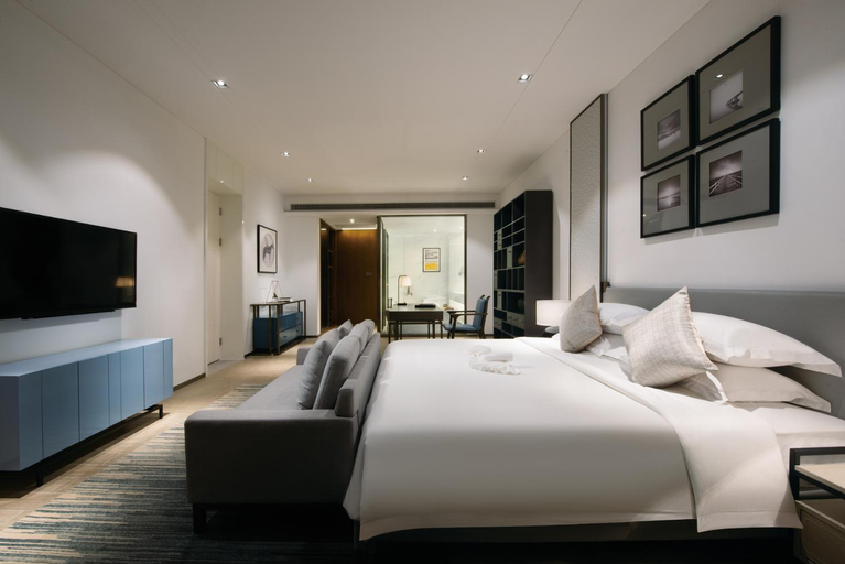 Bedroom 3, Rock Platinum Sea View Hotel, Sanya