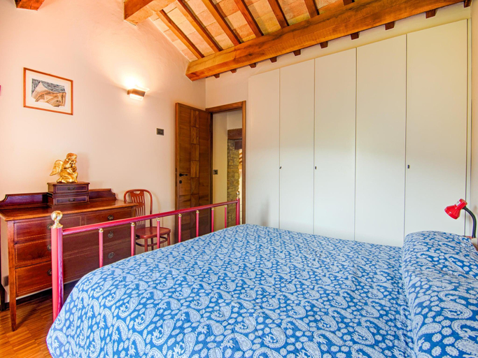 Bedroom 3, Villa in Borgo Pace with Private Pool, Pesaro E Urbino