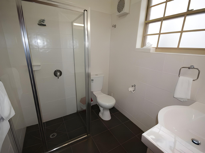 Bathroom 3, Yarra Valley Motel, Yarra Ranges - Lilydale