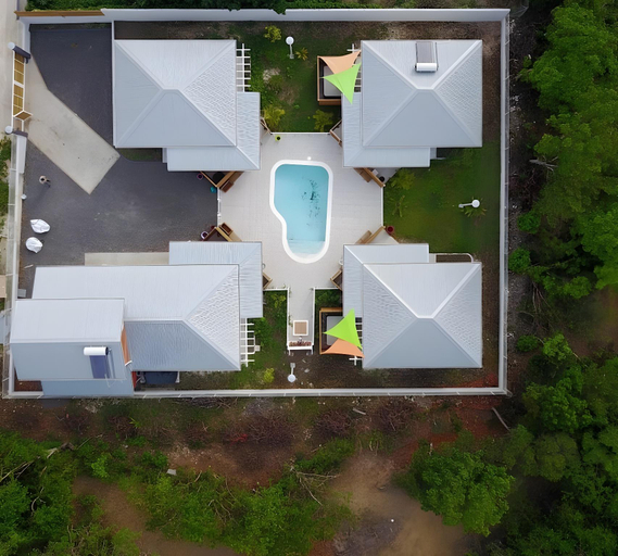 Exterior & Views