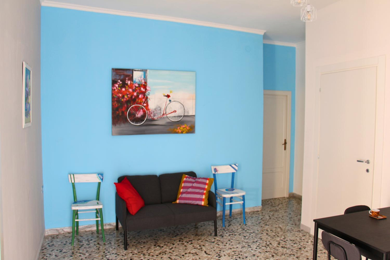 Others 4, Angolo del Borgo Antico, Bari