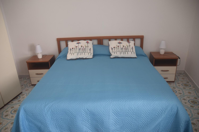 Bedroom 2, villa damecuta B&B, Napoli