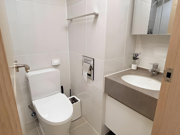 Bathroom 3, Rest in Guri, Guri