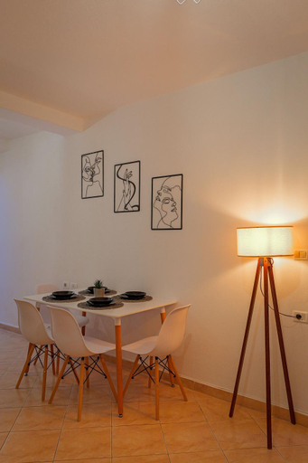 Others 4, Budo Apartments, Sarandës
