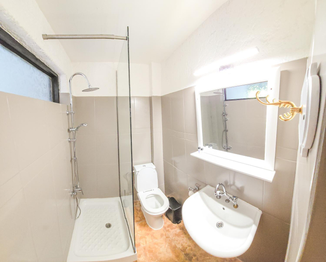 Bathroom, ResidenceTheo, West Greece