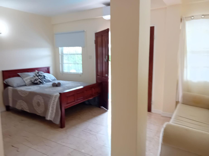 Bedroom 2, Cummin up