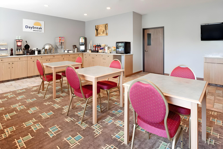 Food & Drinks, Days Inn & Suites by Wyndham Sulphur Springs, Hopkins