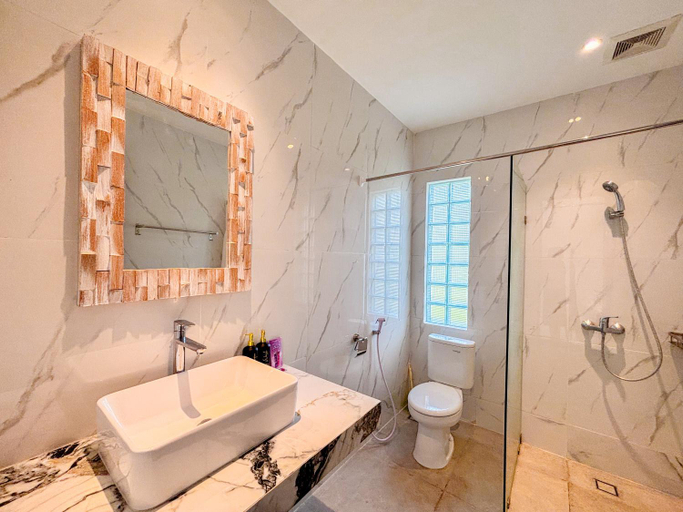 Bathroom 4, Budayana Villa, Badung